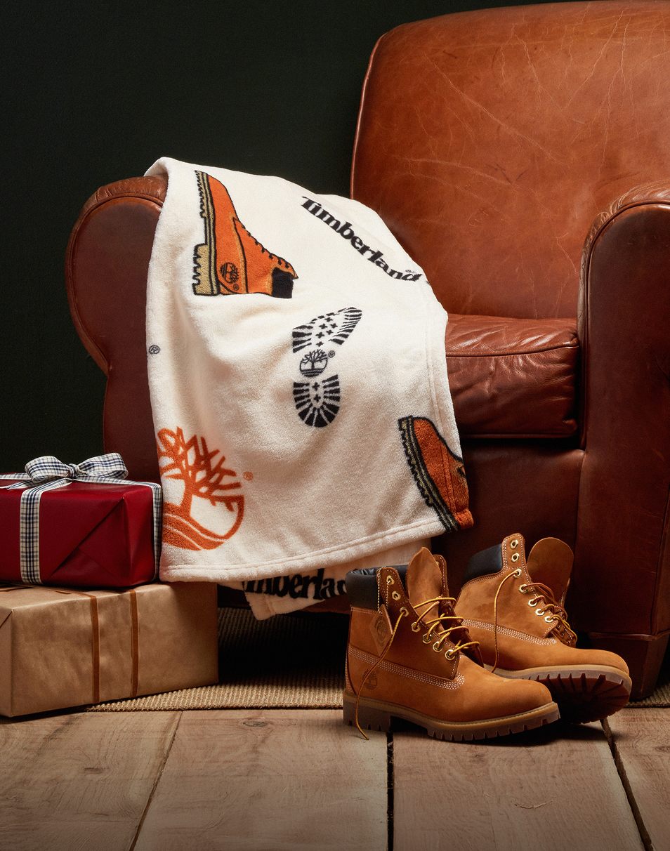 Limited-Edition Blanket: Gift With $225+ Purchase