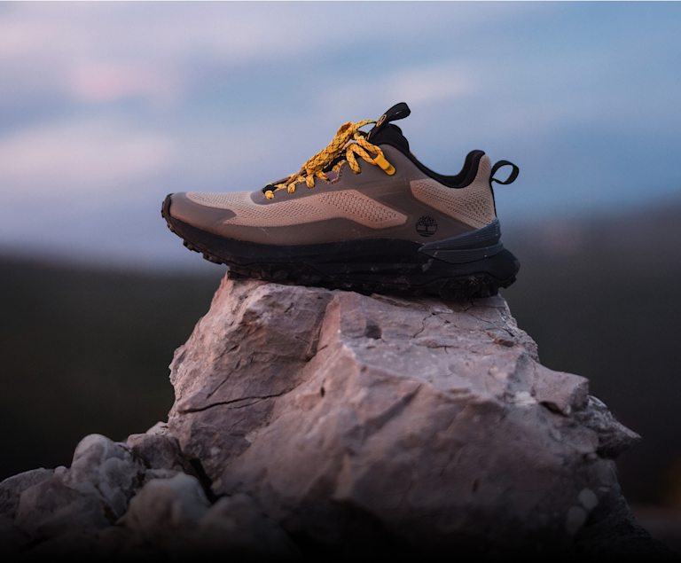 MOTION ACCESS LOW LACE UP SNEAKER