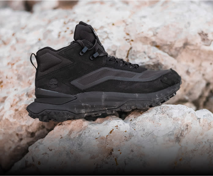 MOTION ACCESS LOW LACE UP SNEAKER