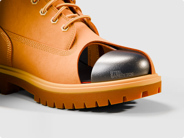 Bota con puntera de acero.