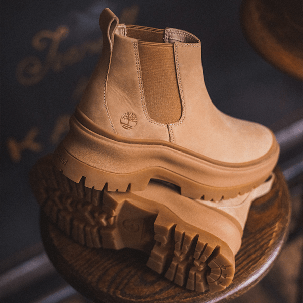 Women's Roxie Lane Mid Chelsea Boots - Light Beige Nubuck