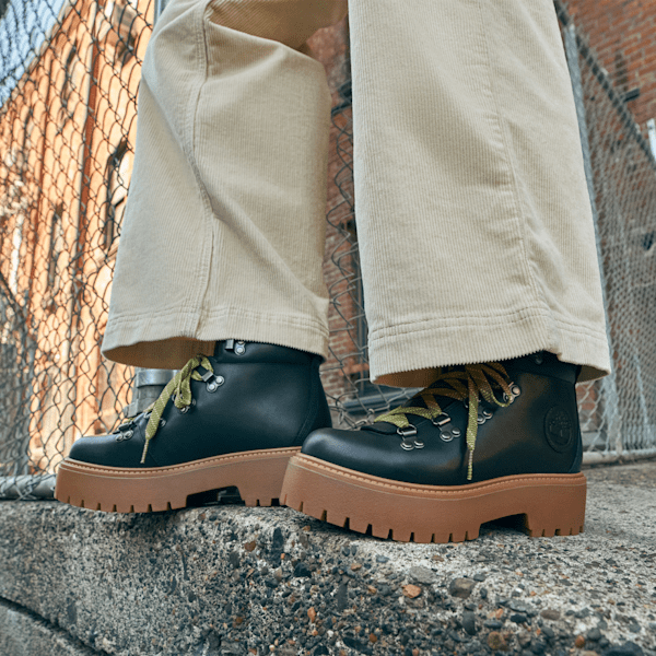 timberland×swagger harako lace up boots Women's Roxie Lane Mid Lace-Up Boots - Black Full-Grain