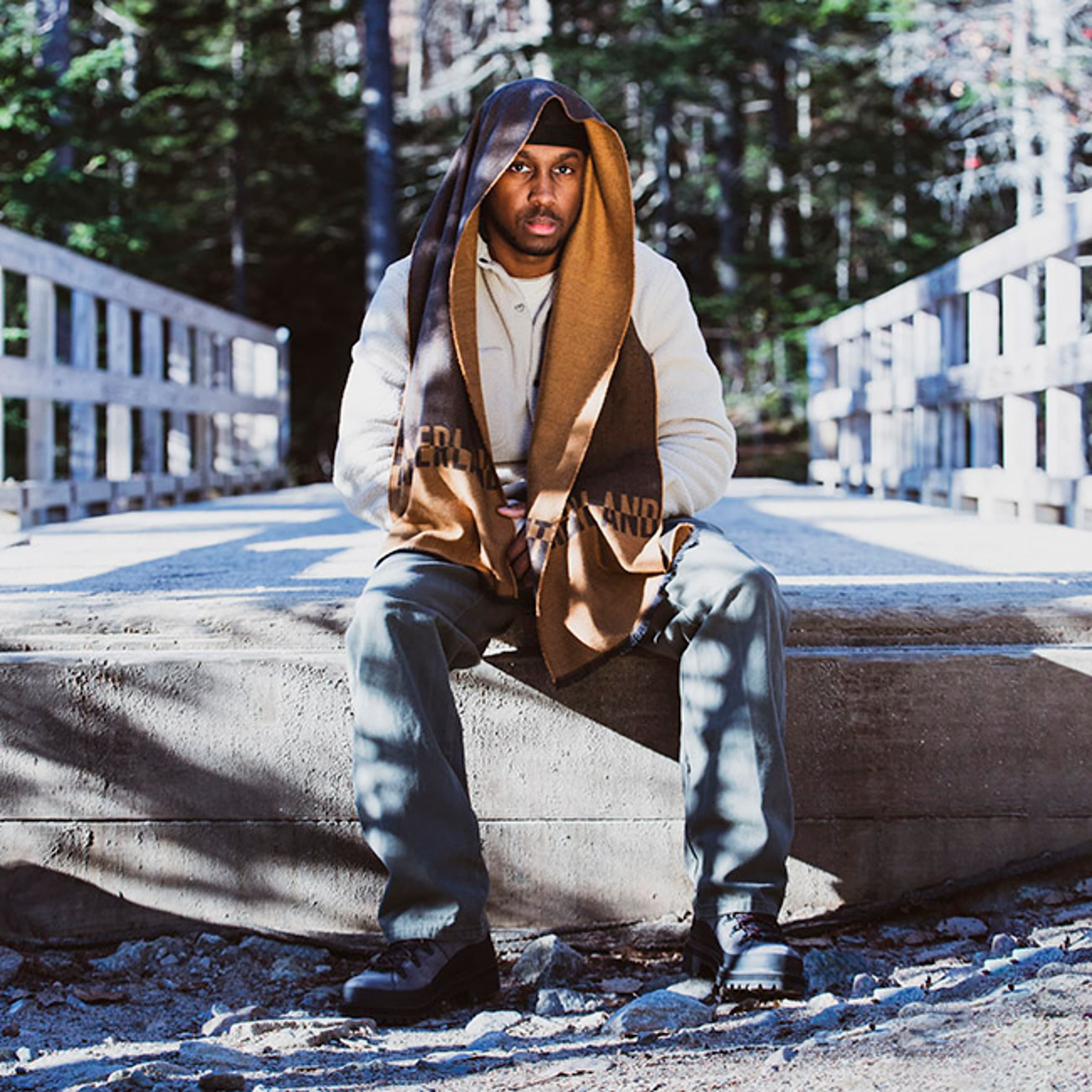 Split Color Logo Scarf TBL BlackWheat ALT3