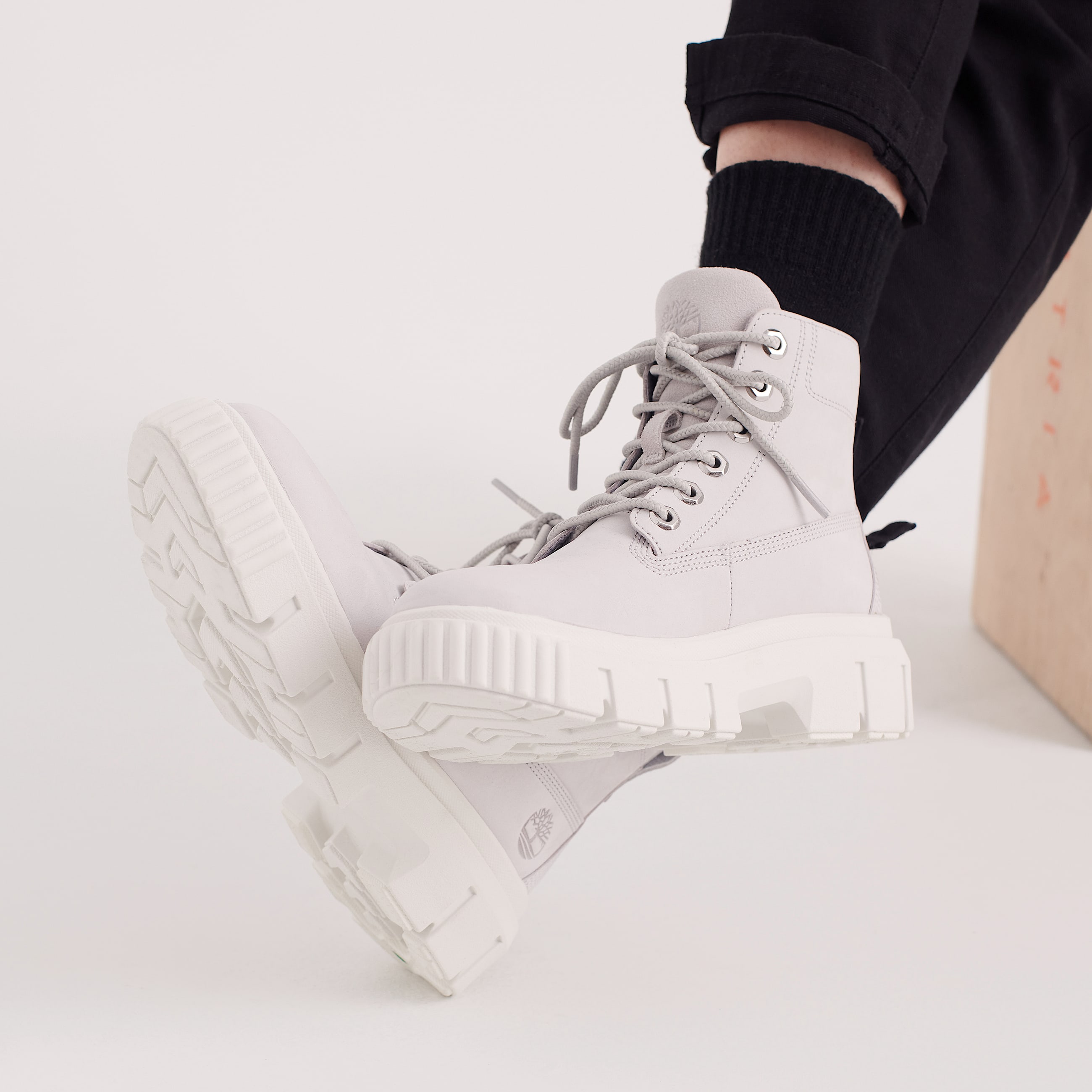 Womens Greyfield Mid LaceUp Boot TBL Grey Violet ALT1