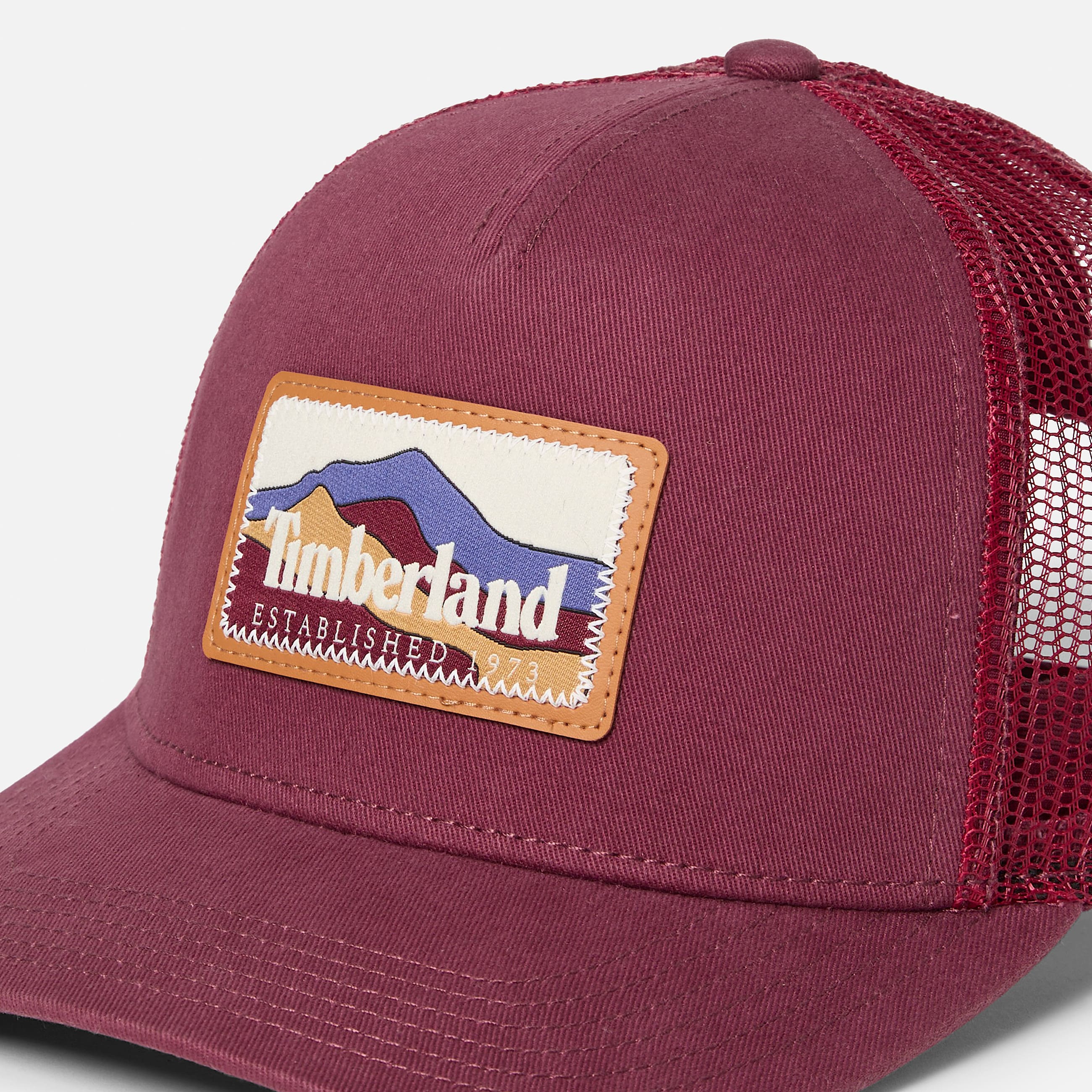 Gorra trucker con parche de montaa TBL Burdeos ALT2