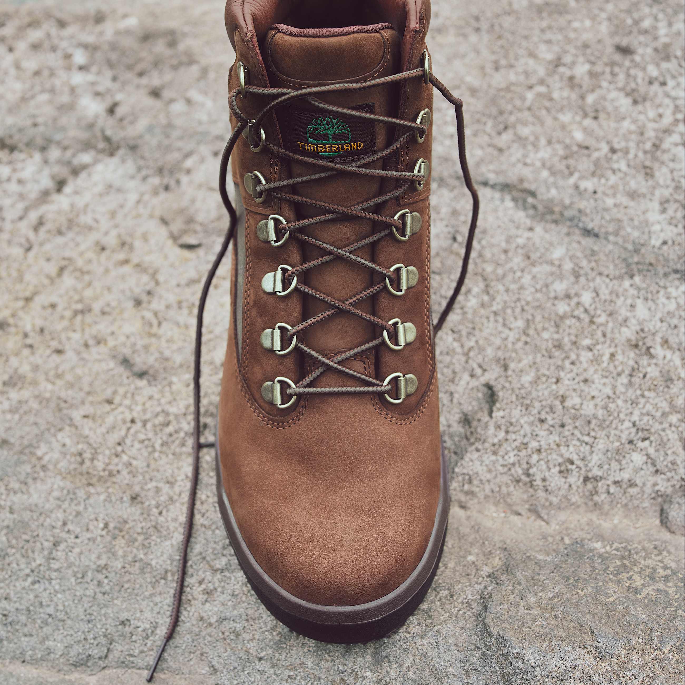 Botas de campo de media altura impermeable rediseada para Hombre TBL Nobuck marrn oscuro ALTB
