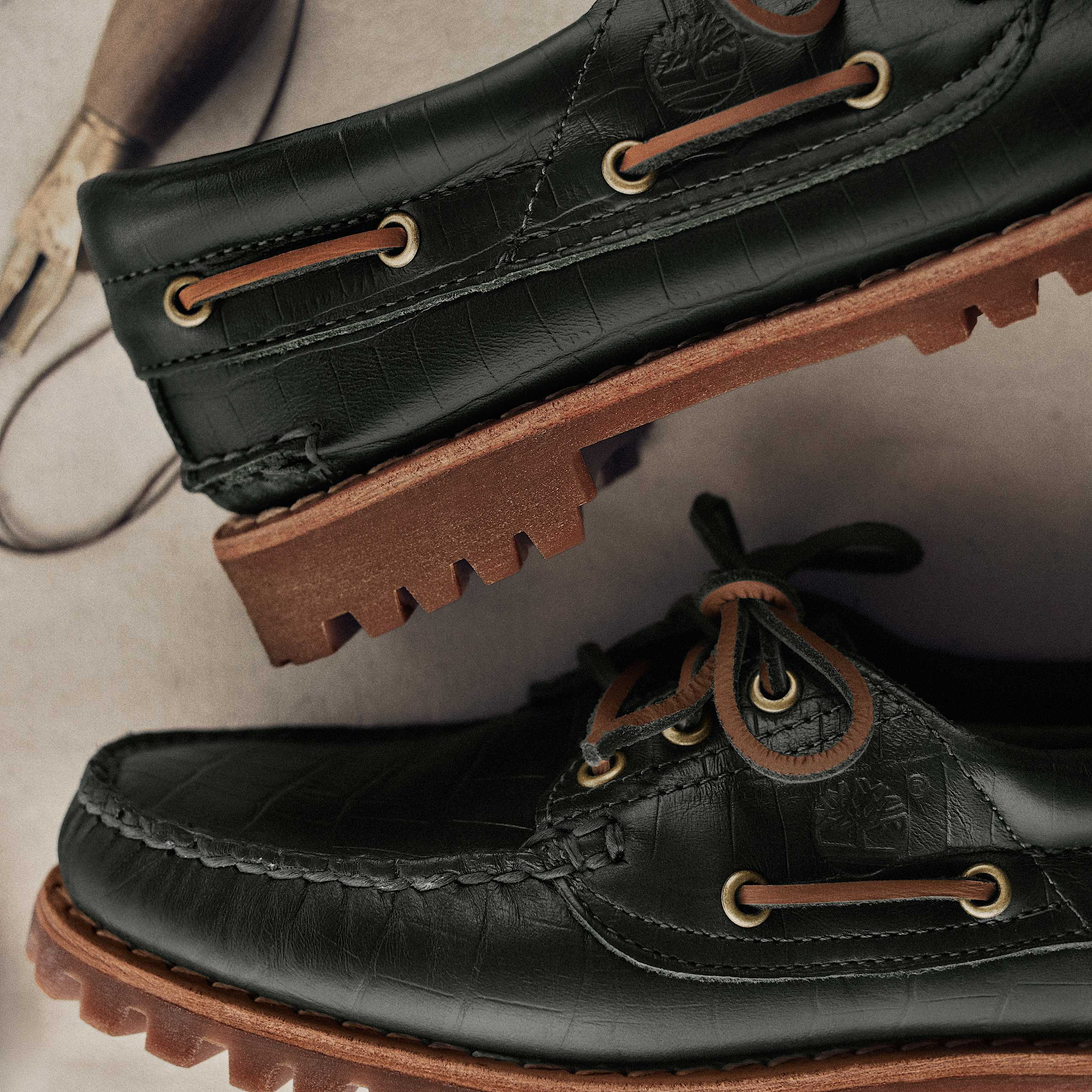 Zapatos nuticos Timberland Authentic de 3 ojales para Mujer TBL Verde oscuro piel de grano completo con efecto cocodrilo ALTB