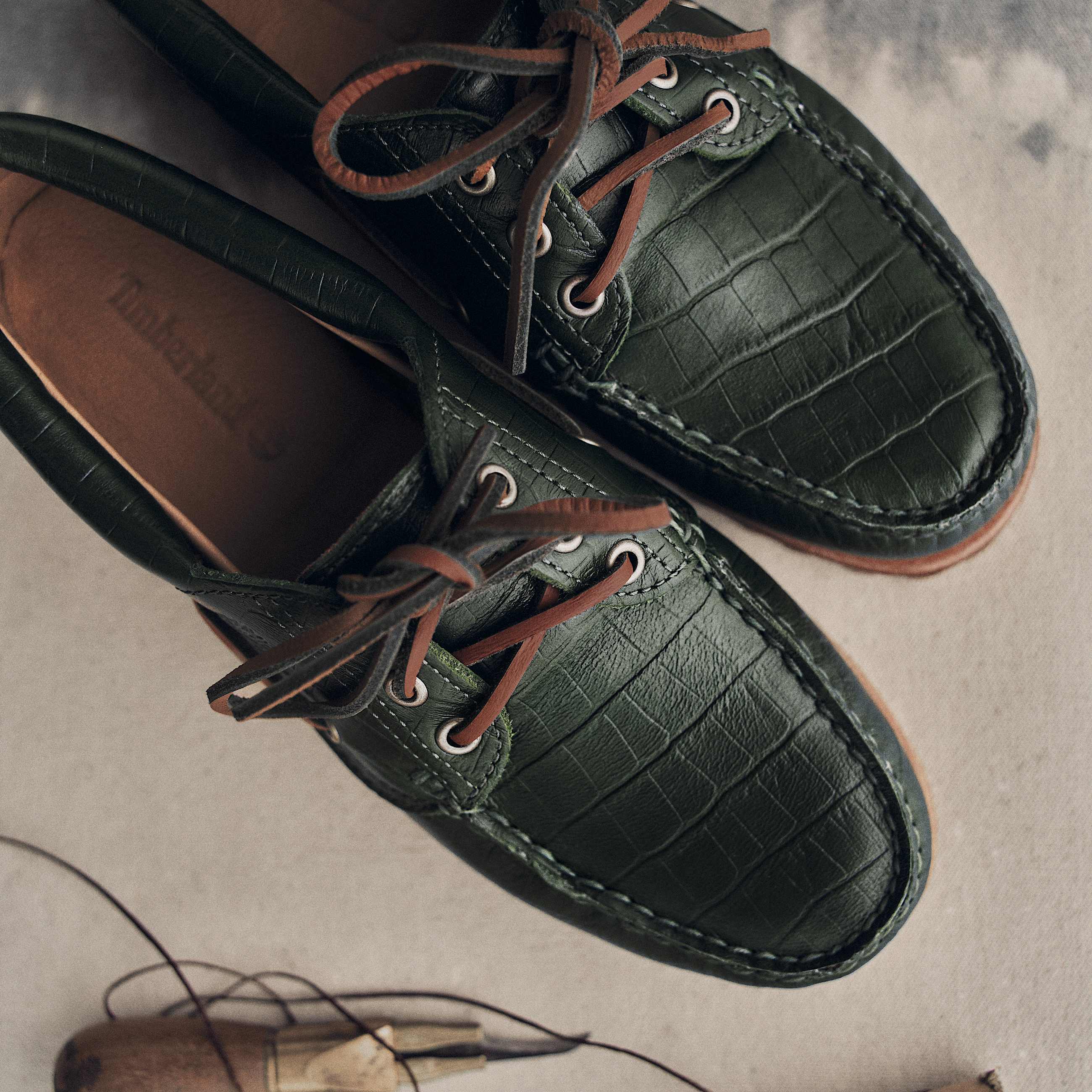 Zapatos nuticos Timberland Authentic de 3 ojales para Mujer TBL Verde oscuro piel de grano completo con efecto cocodrilo ALTA