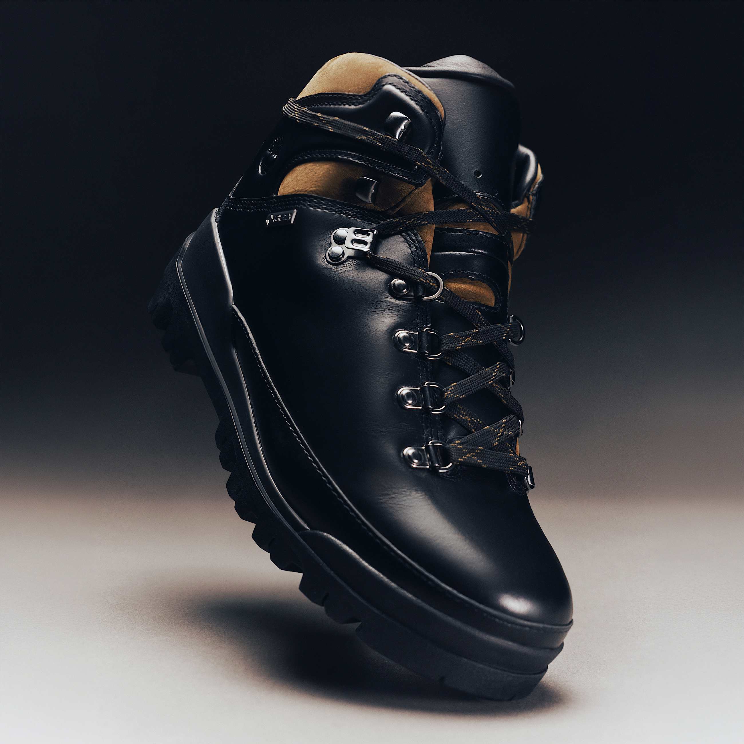 Mens World Hiker with GORETEX Membrane TBL Black FullGrainOlive ALTA