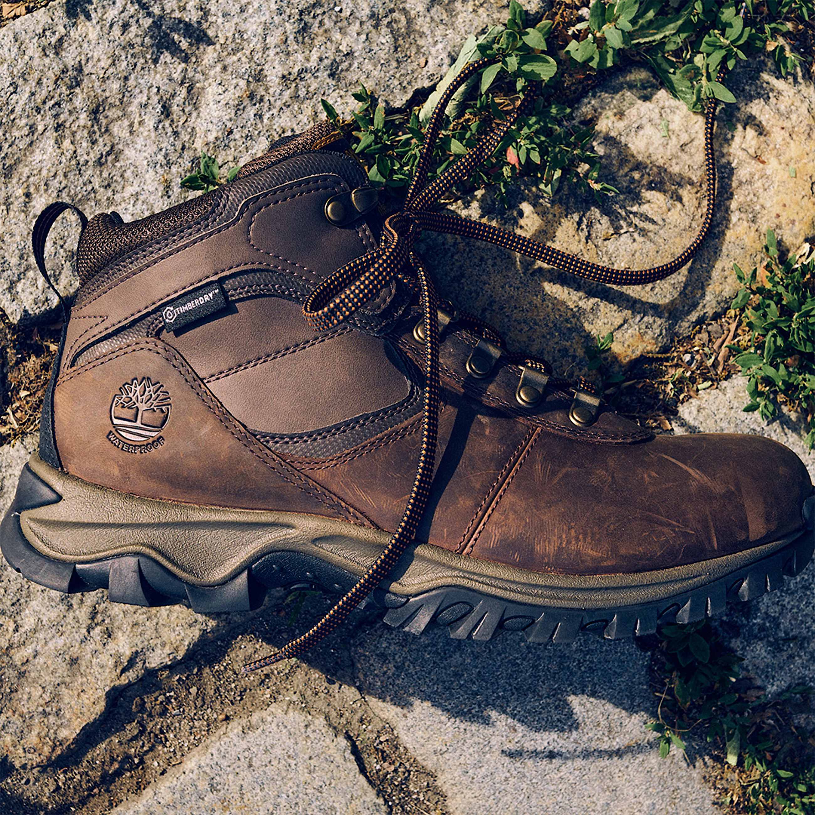 Mens Mt Maddsen Mid Waterproof Hiking Boot TBL Dark Brown ALTC