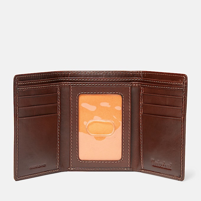 Men's Waxy Pull Up Trifold
