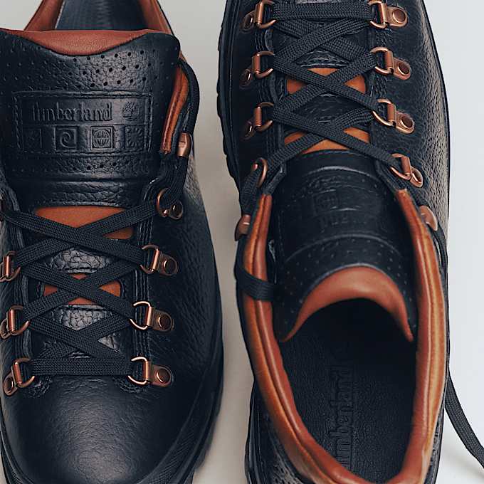 Mens World Hiker Low with GORETEX Membrane TBL Black FullGrainRust ALTA