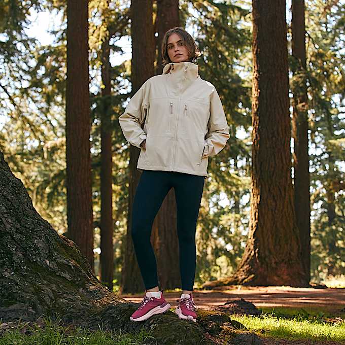 Women's Motion Access Low Lace-Up Sneaker