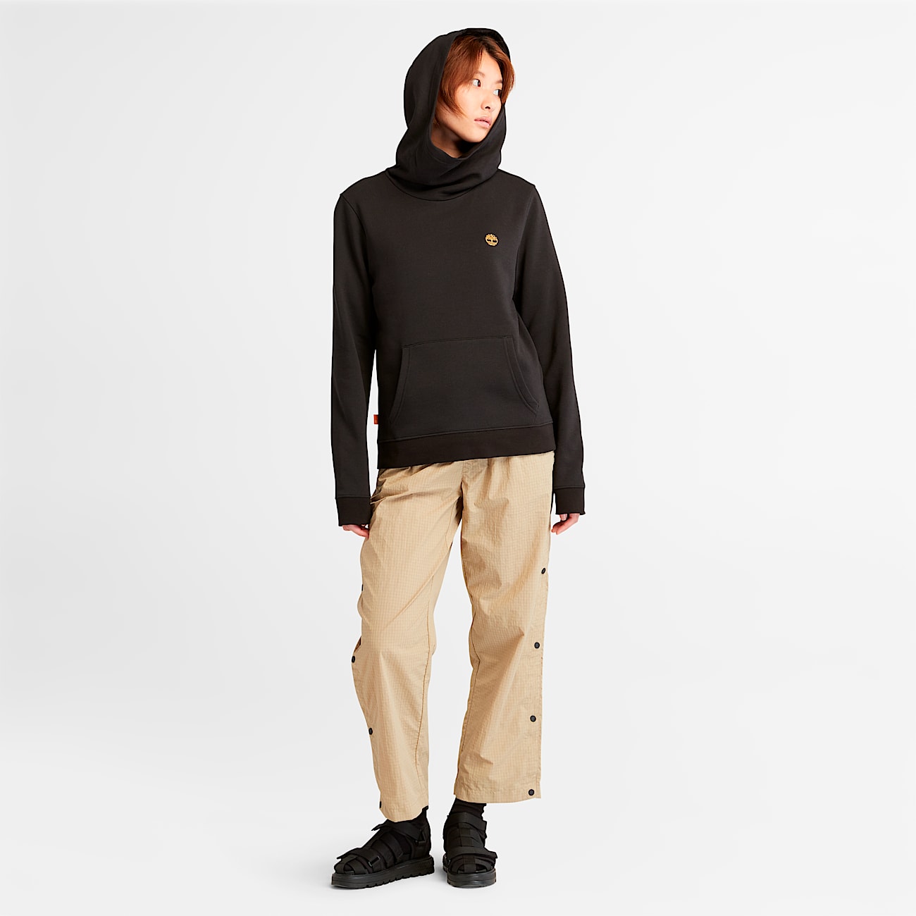 Hoodie de mujer con rbol bordado TBL Bota negrade trigo ALT1