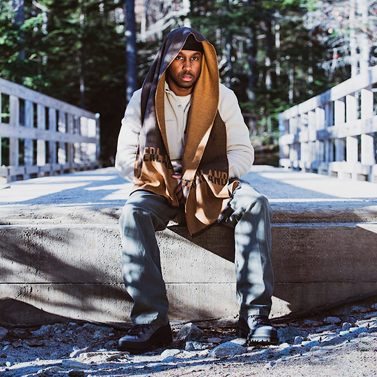 Split Color Logo Scarf TBL BlackWheat ALT3