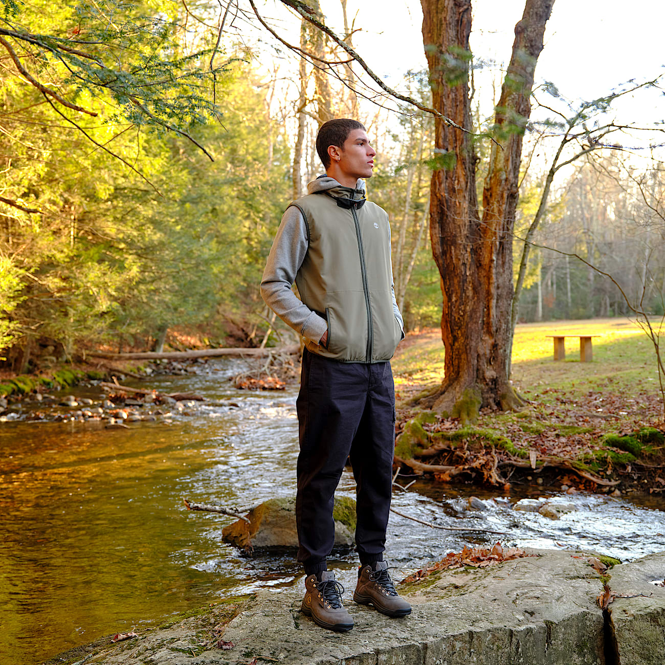 Mens White Ledge Waterproof Mid Hiker Boot TBL Brown ALT10