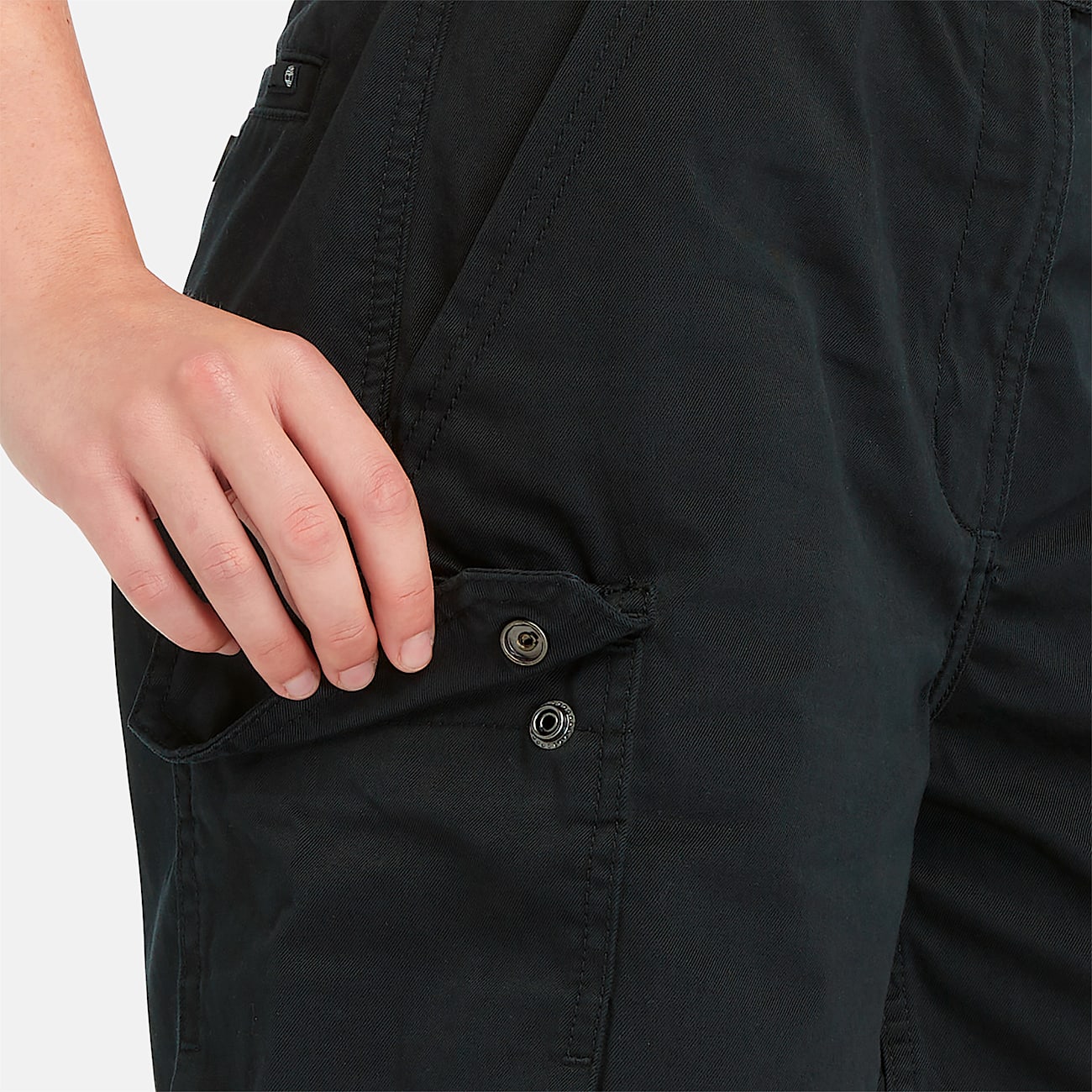 Short Cargo para mujer Brookline Utility TBL Negro ALT2