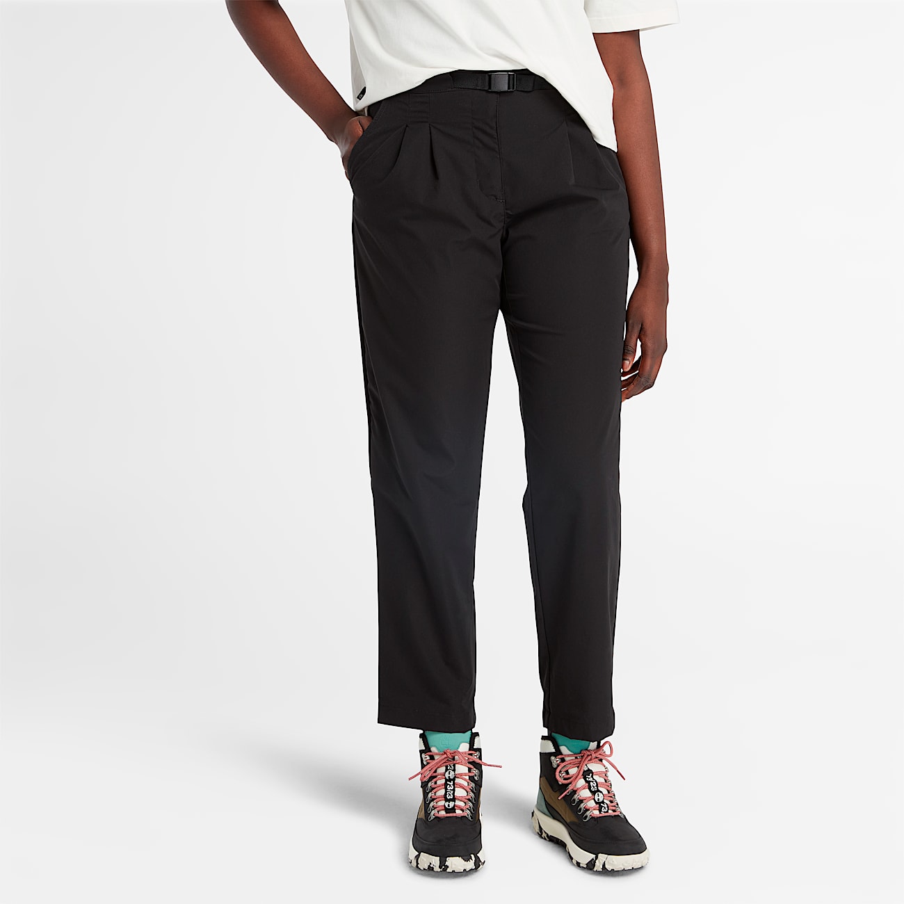 Pantaln para mujer con cinturn y repelente al agua TBL Negro HERO