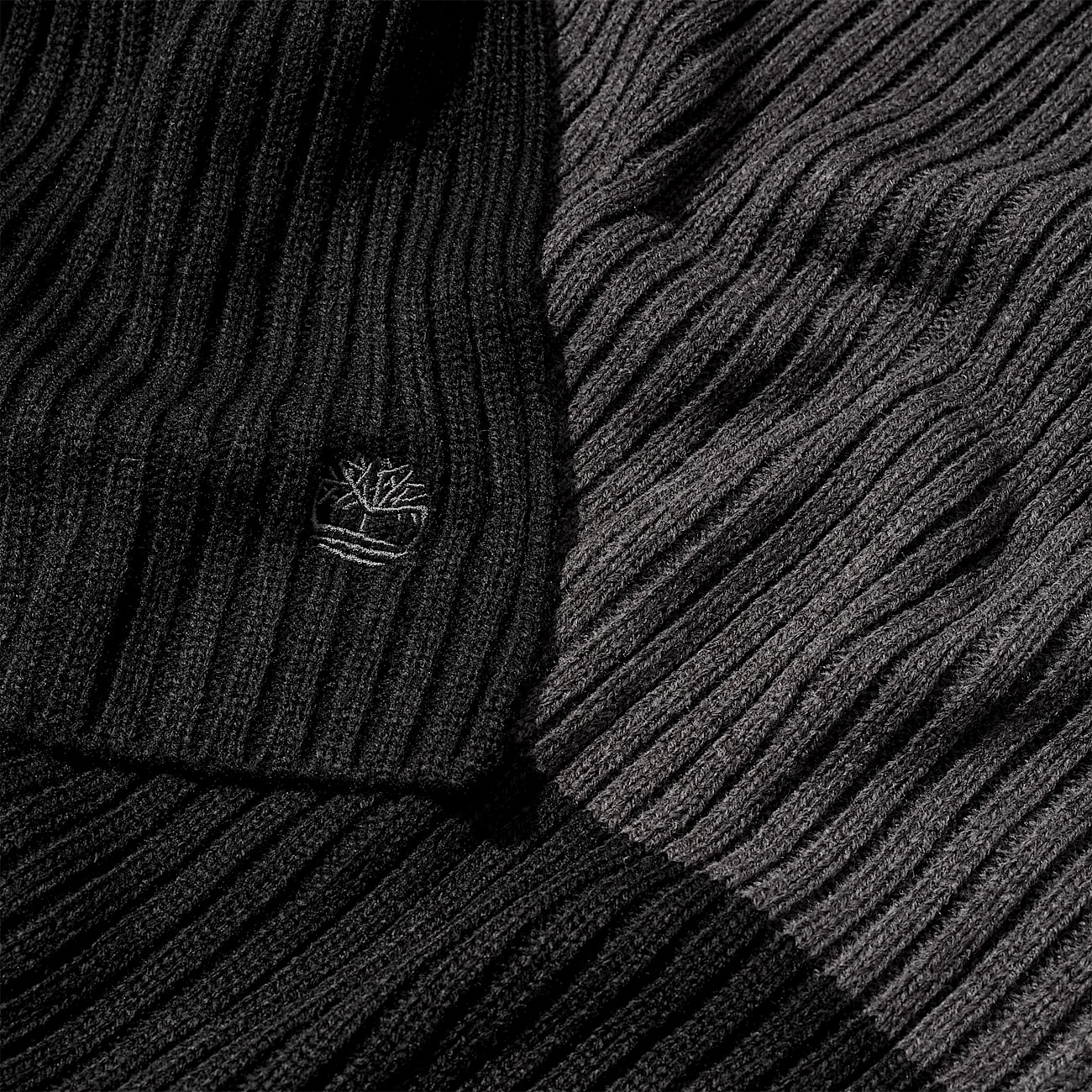 ColorBlocked Ribbed Scarf TBL Black ALT2