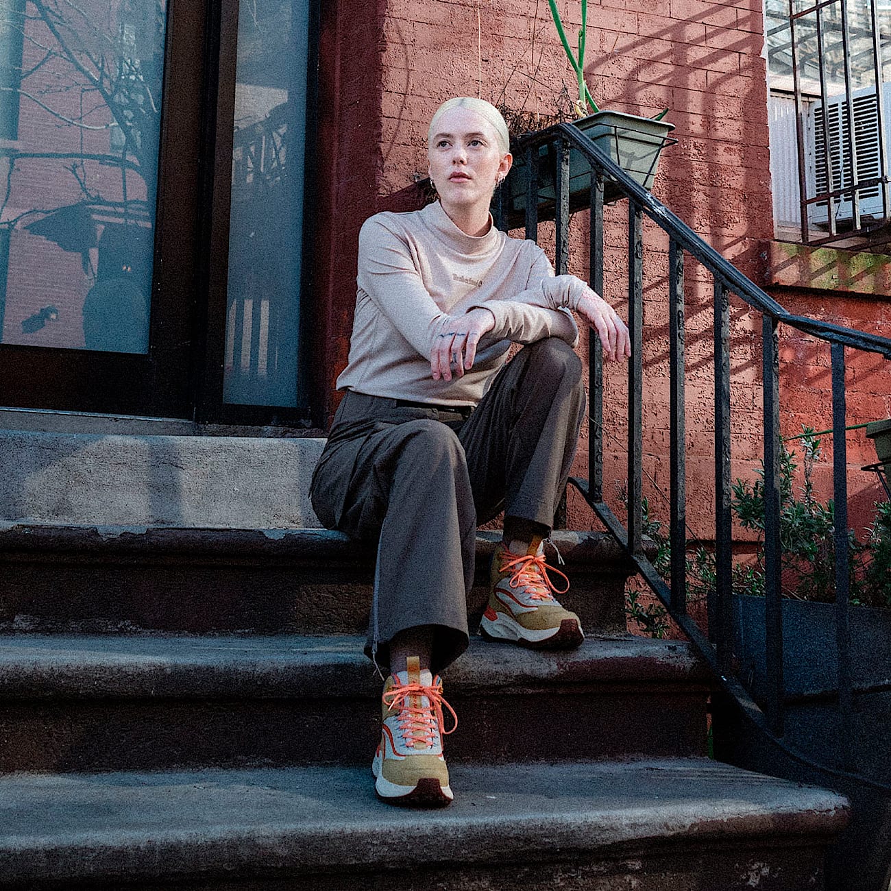 Women's Motion Access Mid Lace-Up Waterproof Hiking Boot - 5