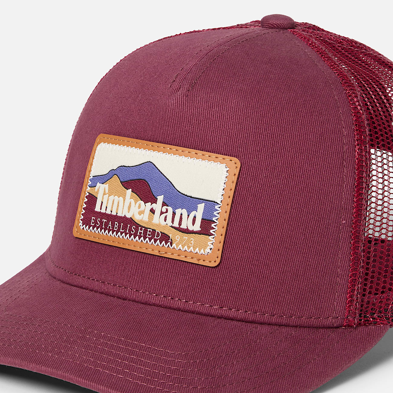 Gorra trucker con parche de montaa TBL Burdeos ALT2
