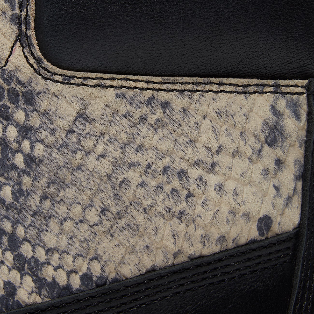 Womens Timberland Premium Suede 6Inch Boot TBL Snake Print Suede ALT7