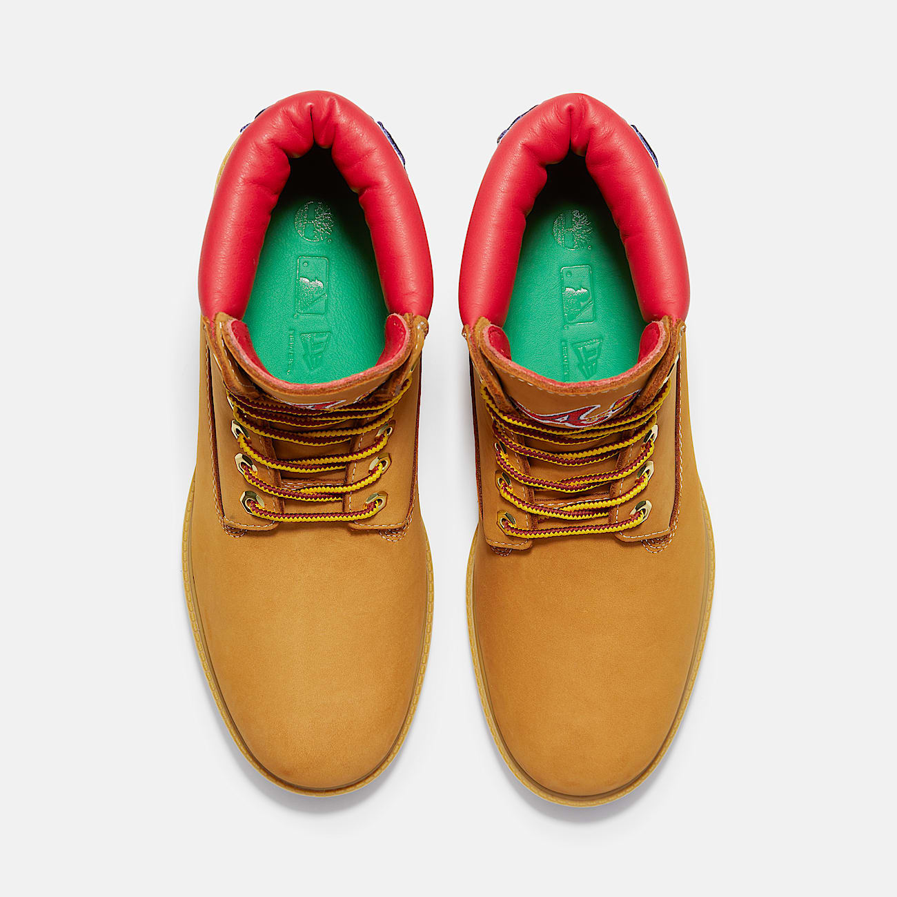 Botas impermeables Timberland Heritage de 6 pulgadas para Hombre TBL Nobuck color trigoRojo ALT2