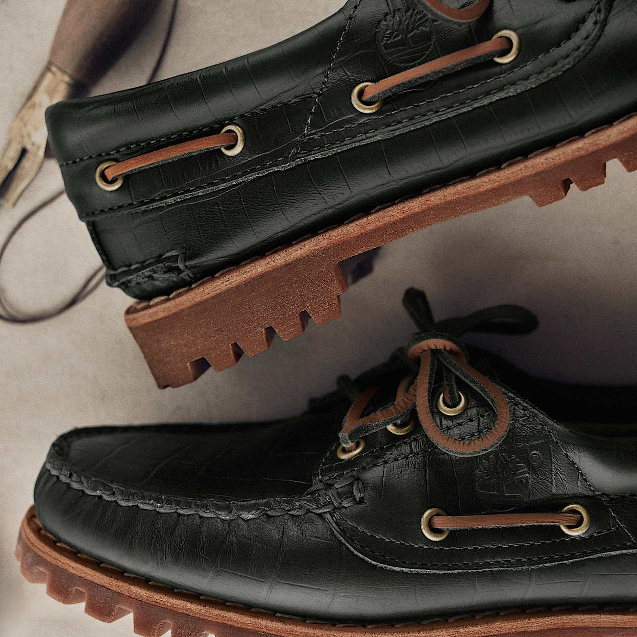 Zapatos nuticos Timberland Authentic de 3 ojales para Mujer TBL Verde oscuro piel de grano completo con efecto cocodrilo ALTB