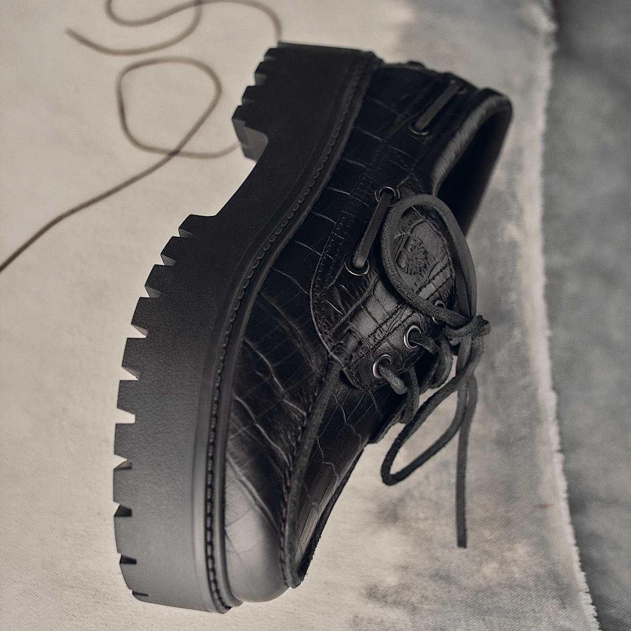 Womens Stone Street Platform Boat Shoe TBL Black FullGrain Croc ALTA