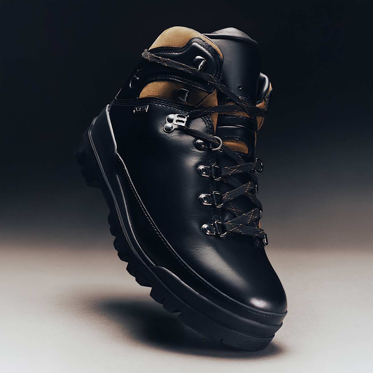 Mens World Hiker with GORETEX Membrane TBL Black FullGrainOlive ALTA