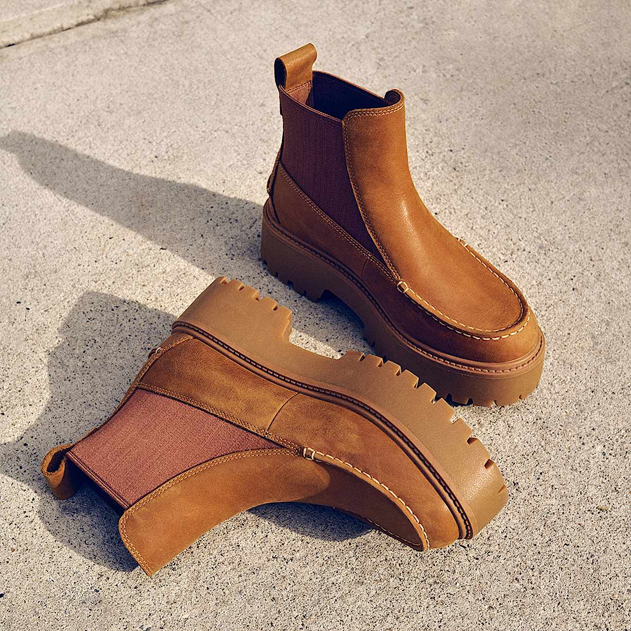Womens Stone Street Platform Chelsea Boot TBL Wheat FullGrain ALTA