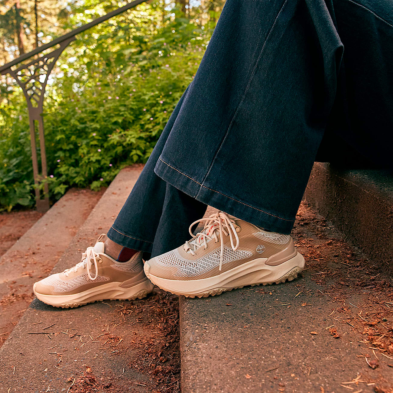 Women's Motion Access Low Lace-Up Sneaker