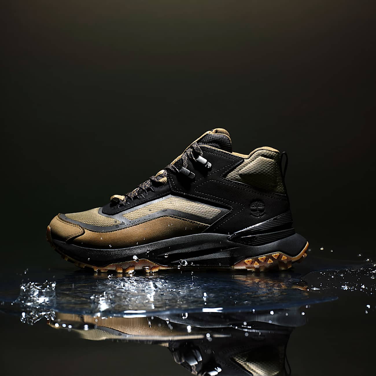 Men's Motion Access Mid Lace-Up Waterproof Sneaker