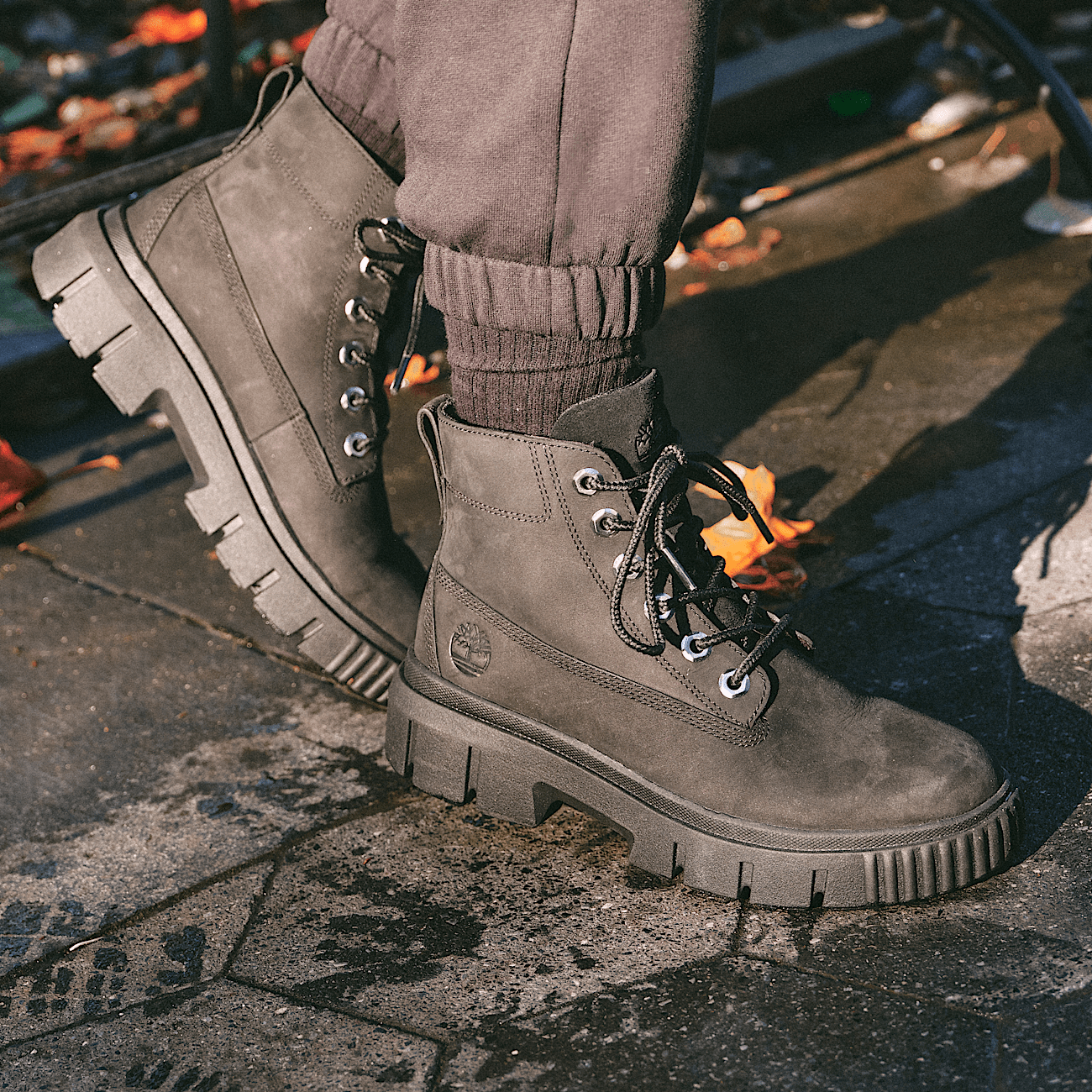 Timberland Women s Greyfield Mid Lace Up Boot in Black